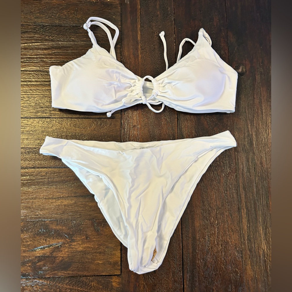 Summer White Bikini Set - Picture 3 of 7